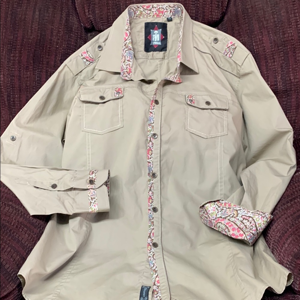 Tan and Cream Western Button Down Shirt with Floral Accents NNT